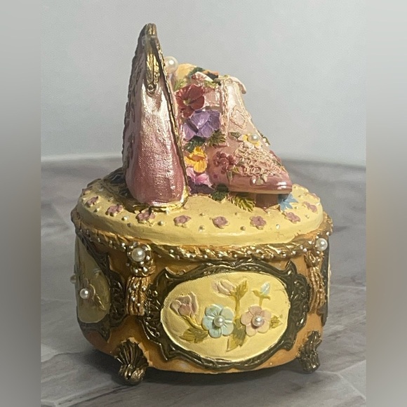 2000 Popular Imports Music Box Shoe & Purse Schubert’s Lullaby Floral - Picture 7 of 10